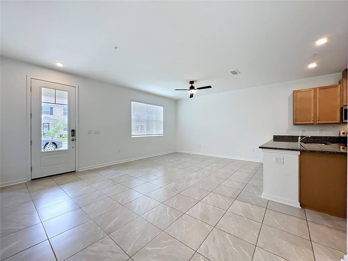 9848 Walkway Drive – photo 5