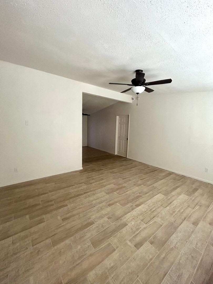 Conveniently located 3 Bedroom 1 bathroom home – photo 4