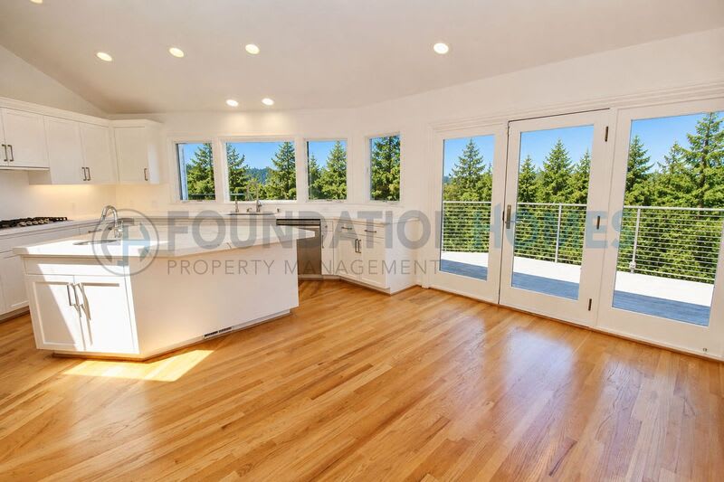 309 Crown Rd – photo 4