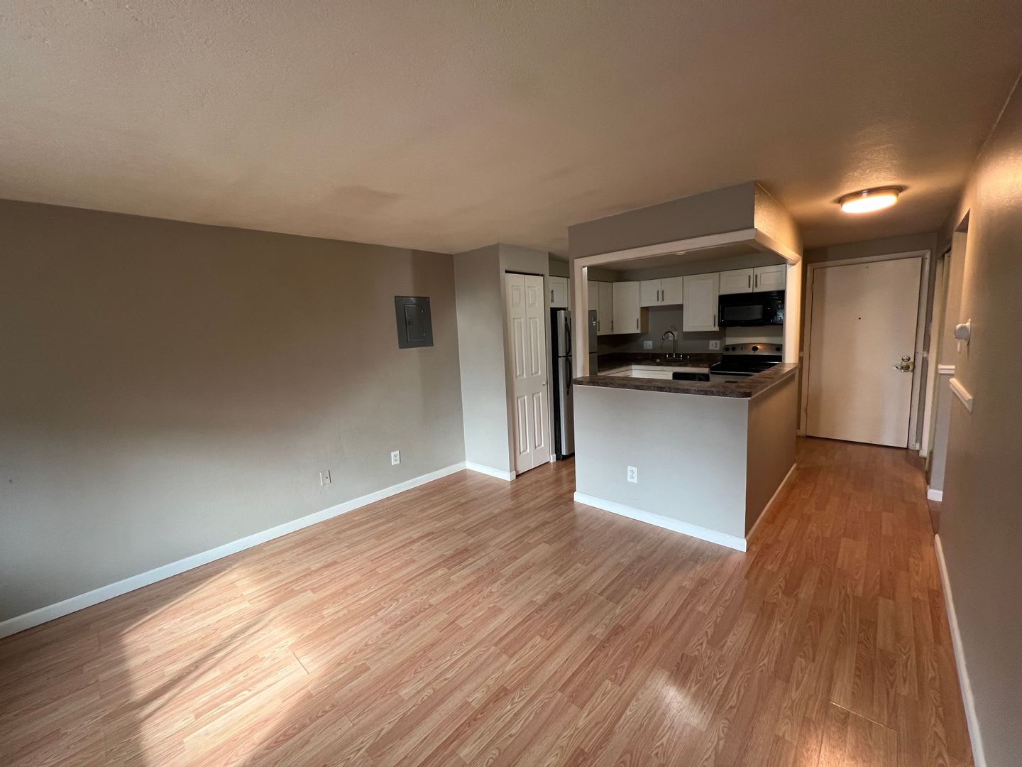 1 Bedroom 1 Bathroom Apartment In East Denver Move In Special – photo 3