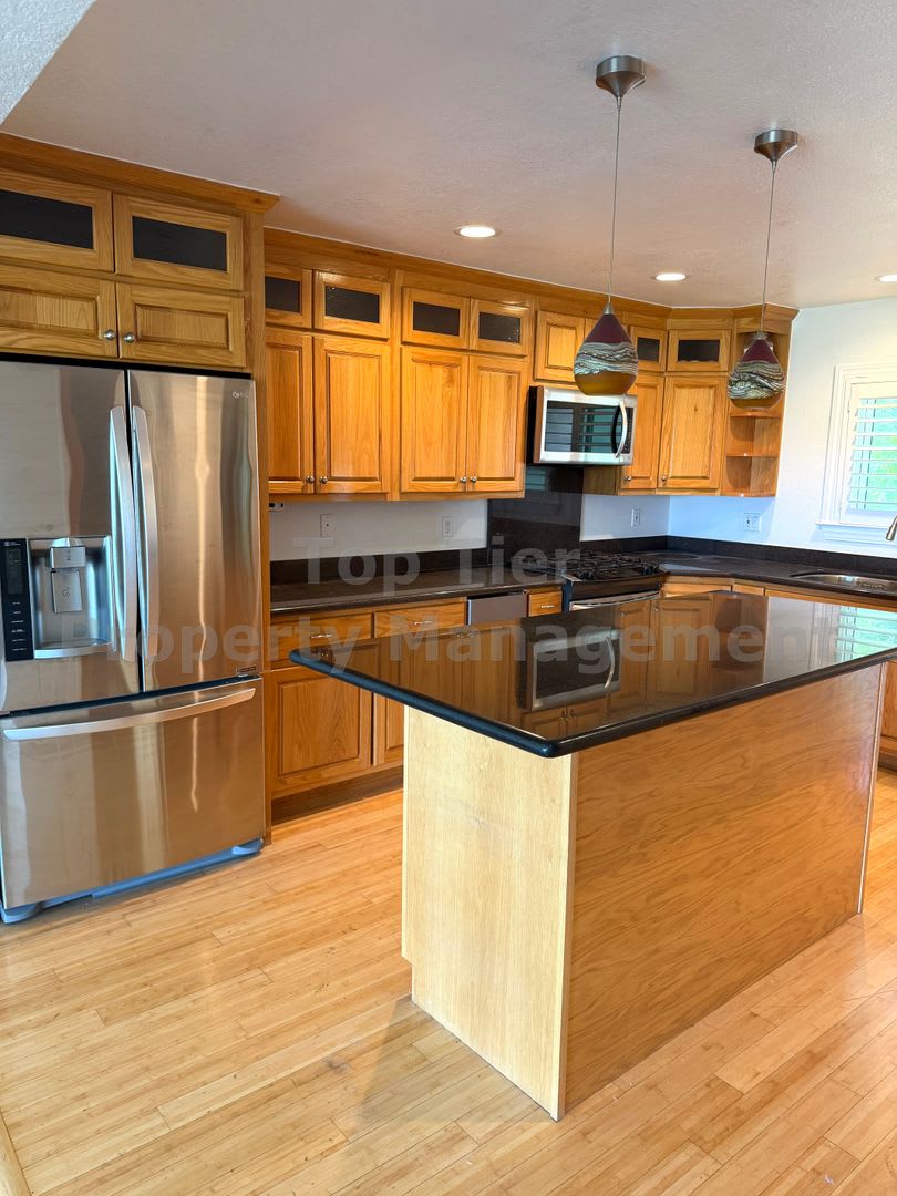 Amazing Views In This Beautiful 2 Bed 2 5 Bath 1 472 Sqft Pleasant Hill Townhouse Available Now For Lease – photo 5
