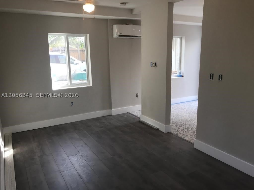 1700 NW 22 CT – photo 4