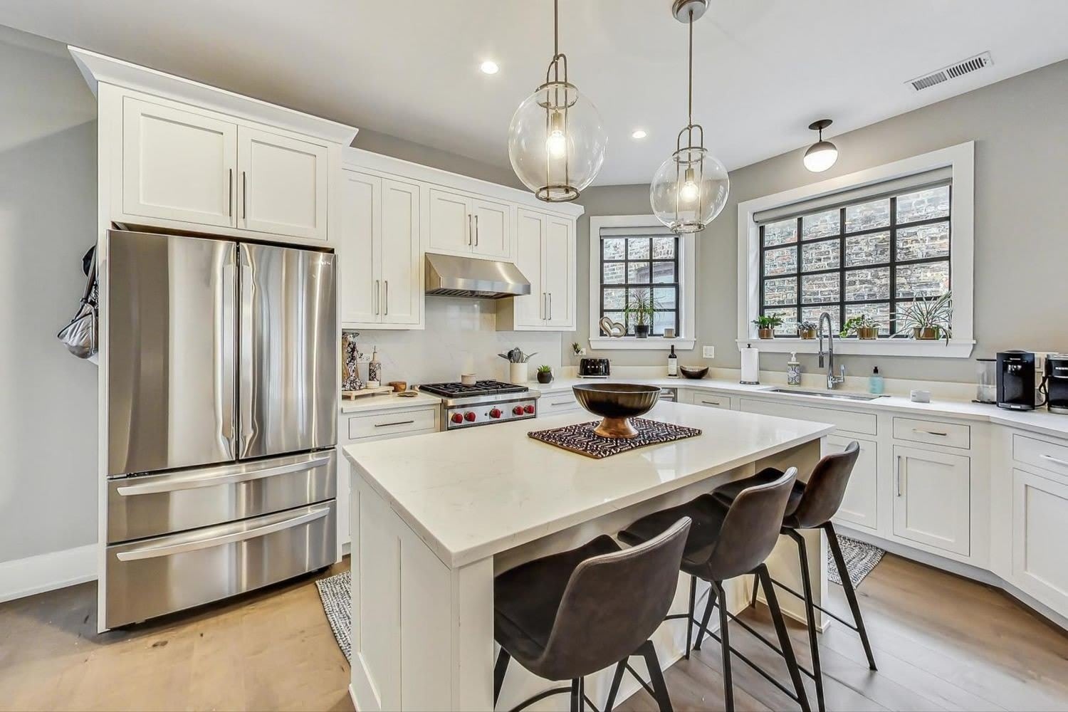 2511 N Francisco Avenue – photo 3