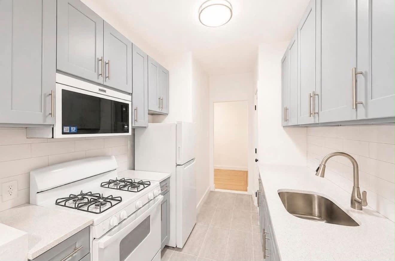2925 Matthews Ave # 7654 – photo 1
