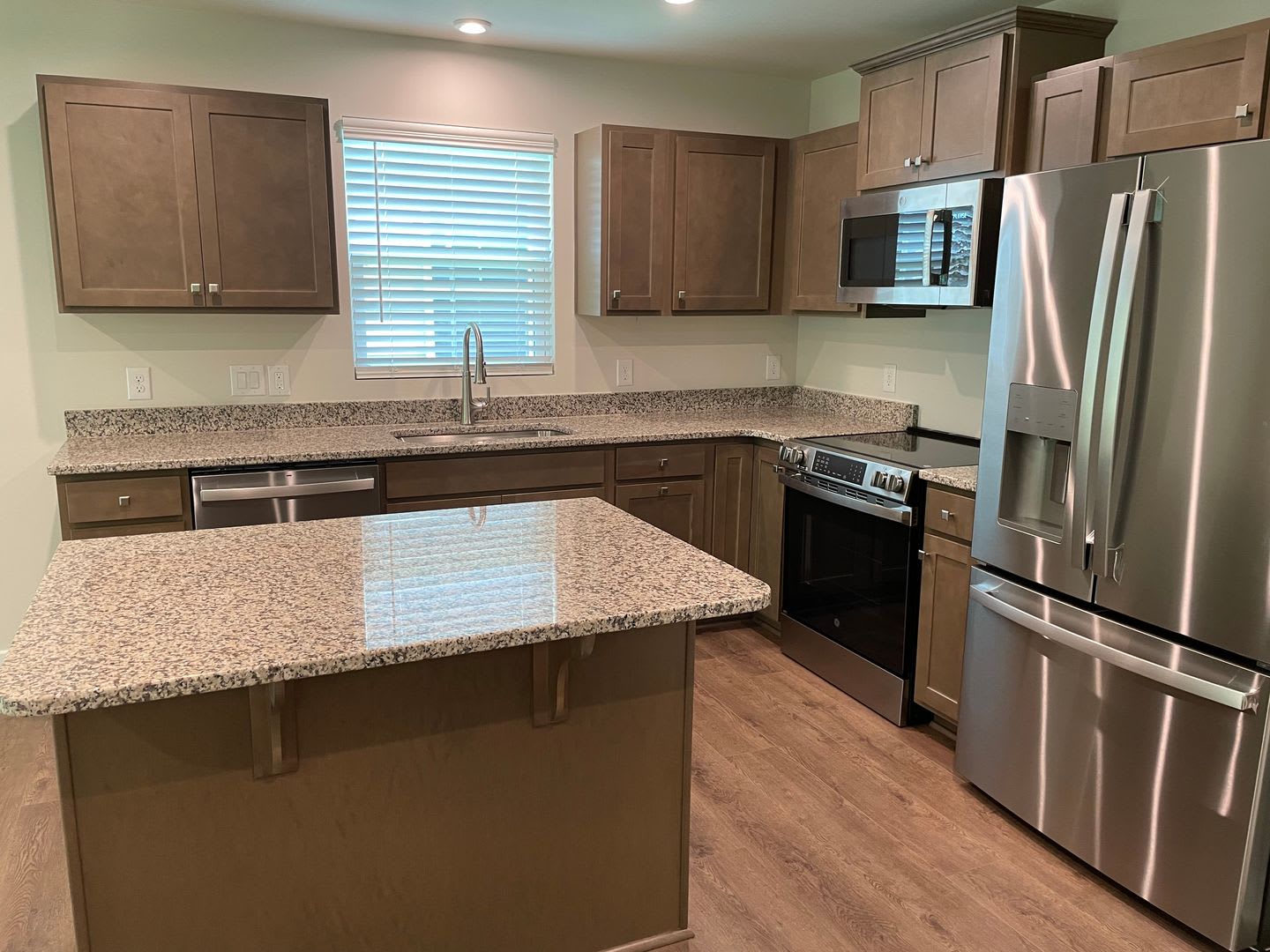 3 Bedroom 2 Bathroom House In Hickman S Crossing – photo 4