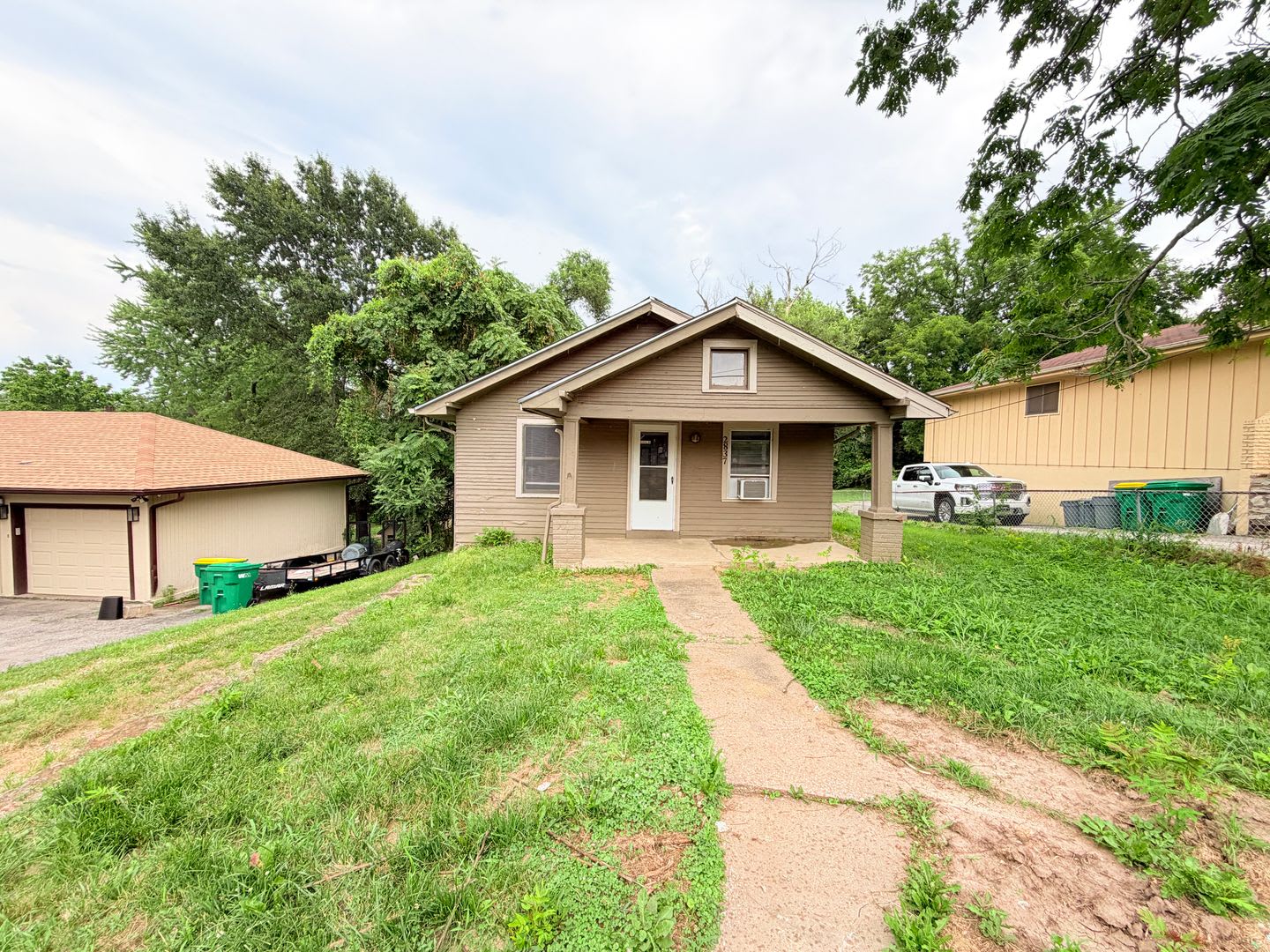 2837 N 42nd St – photo 1