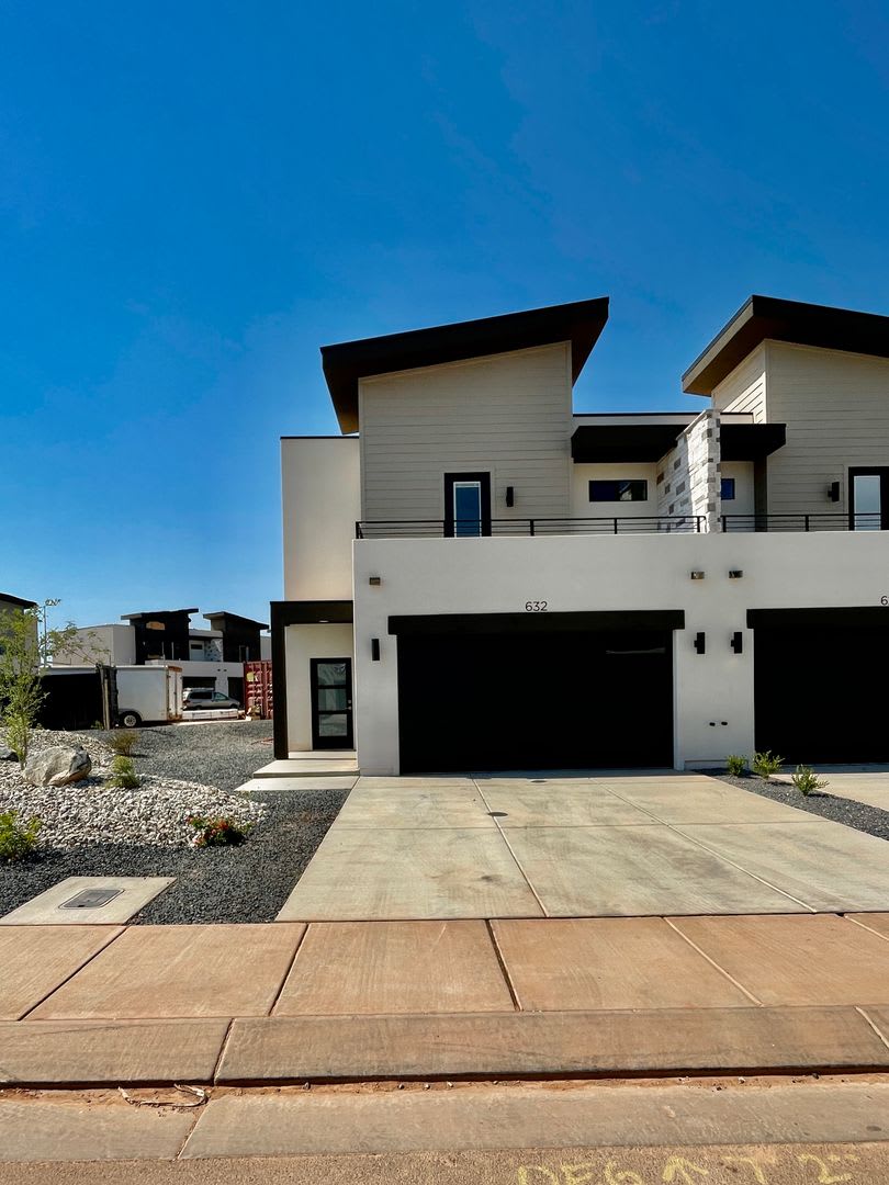 BRAND NEW 3 Bedroom Townhome in Washington Fields – photo 3