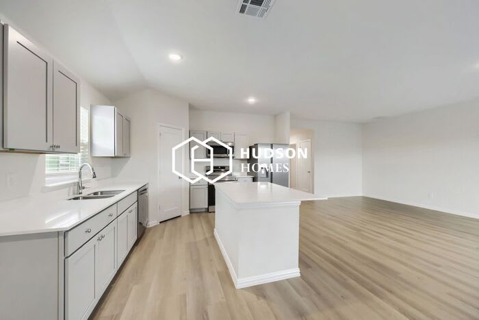 422 Rose Avenue – photo 5