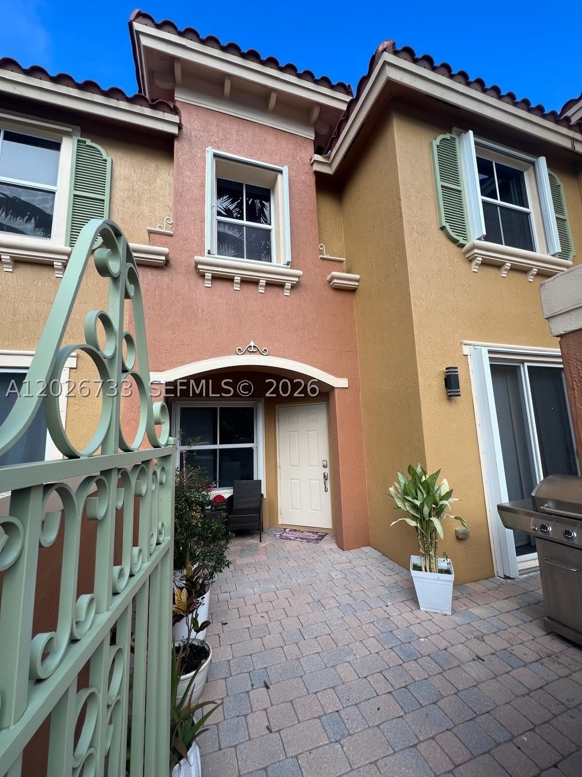 943 SW 143rd Ter – photo 2