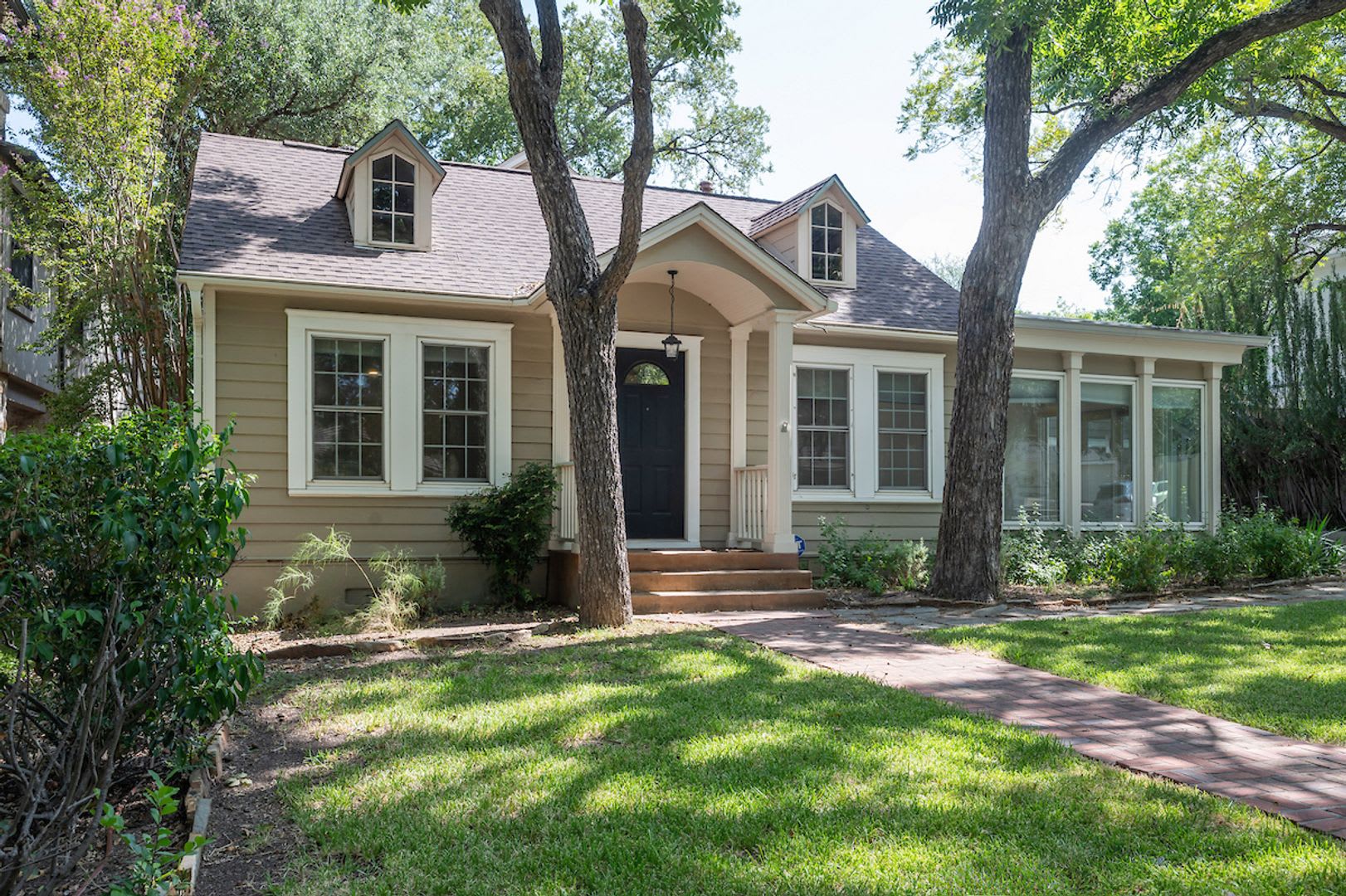 Adorable Enfield Home With Detached Studio Garage – photo 2