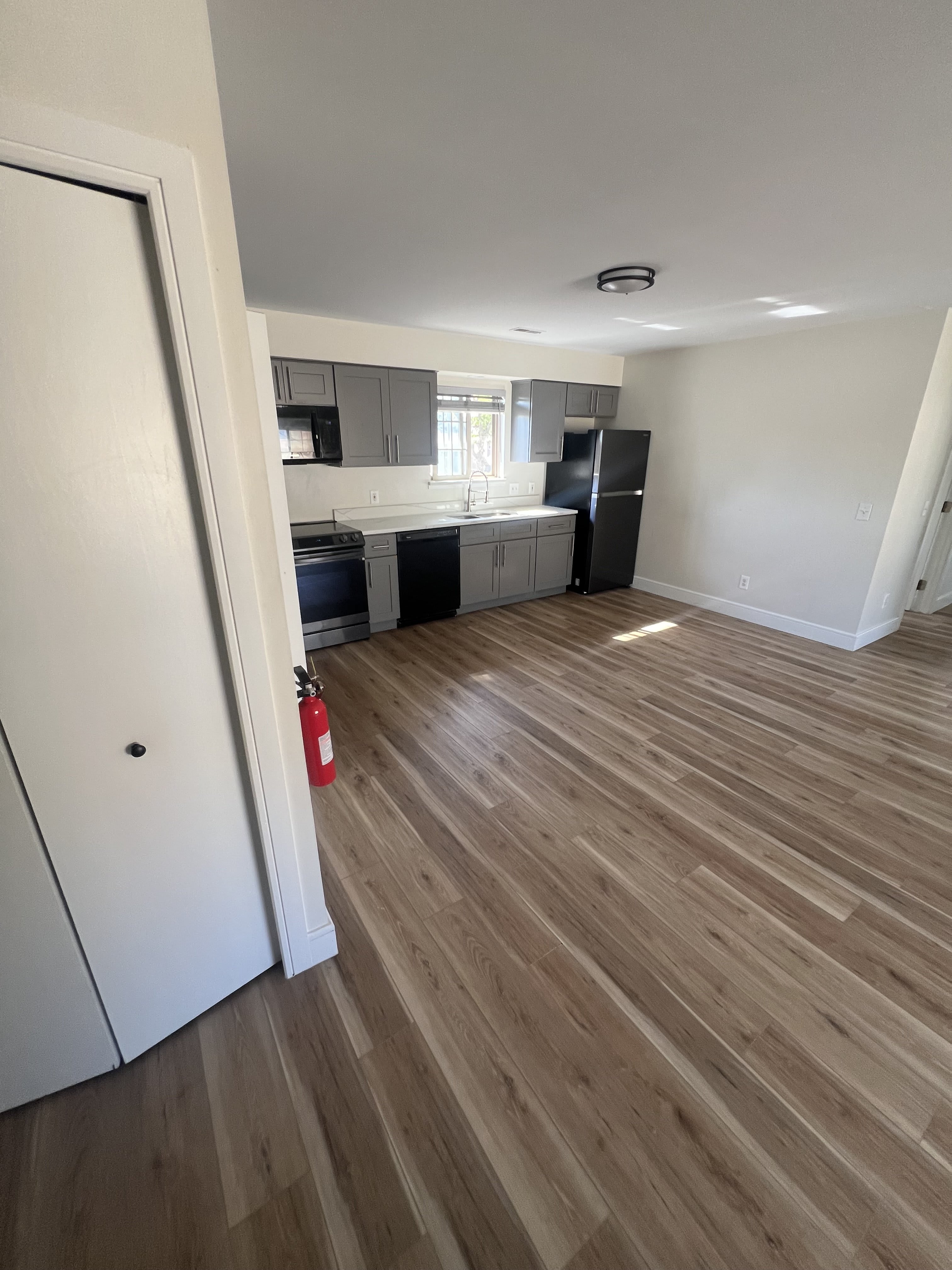 850 Biddle Ave – photo 5