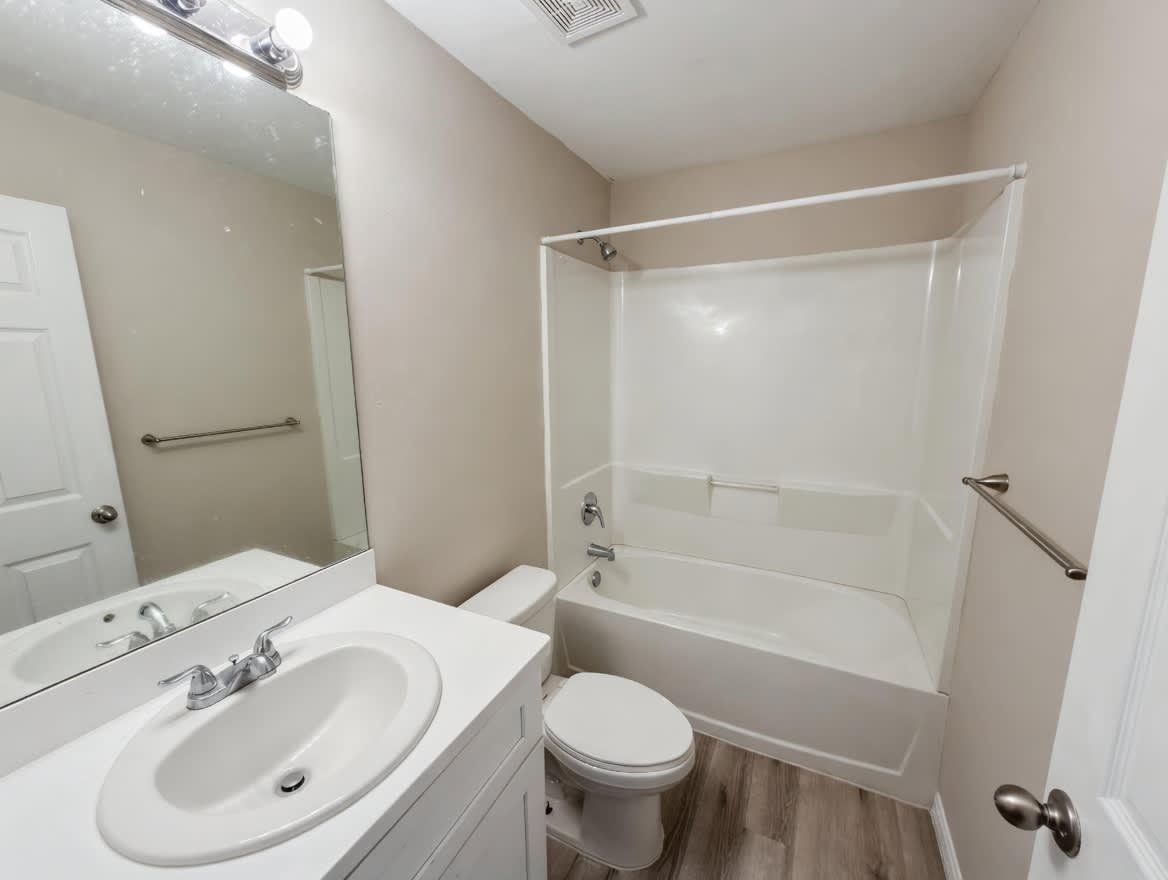 1252 County St East – photo 4