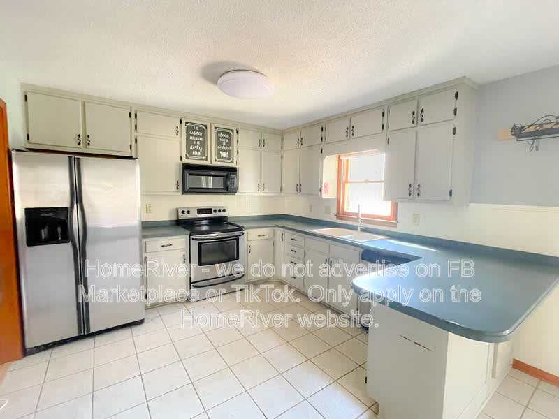 2280 Castle Royale Dr – photo 4
