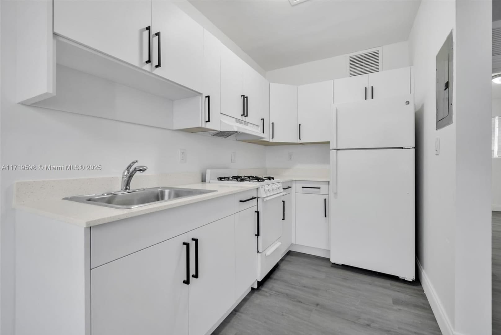 740 84th Street – photo 3