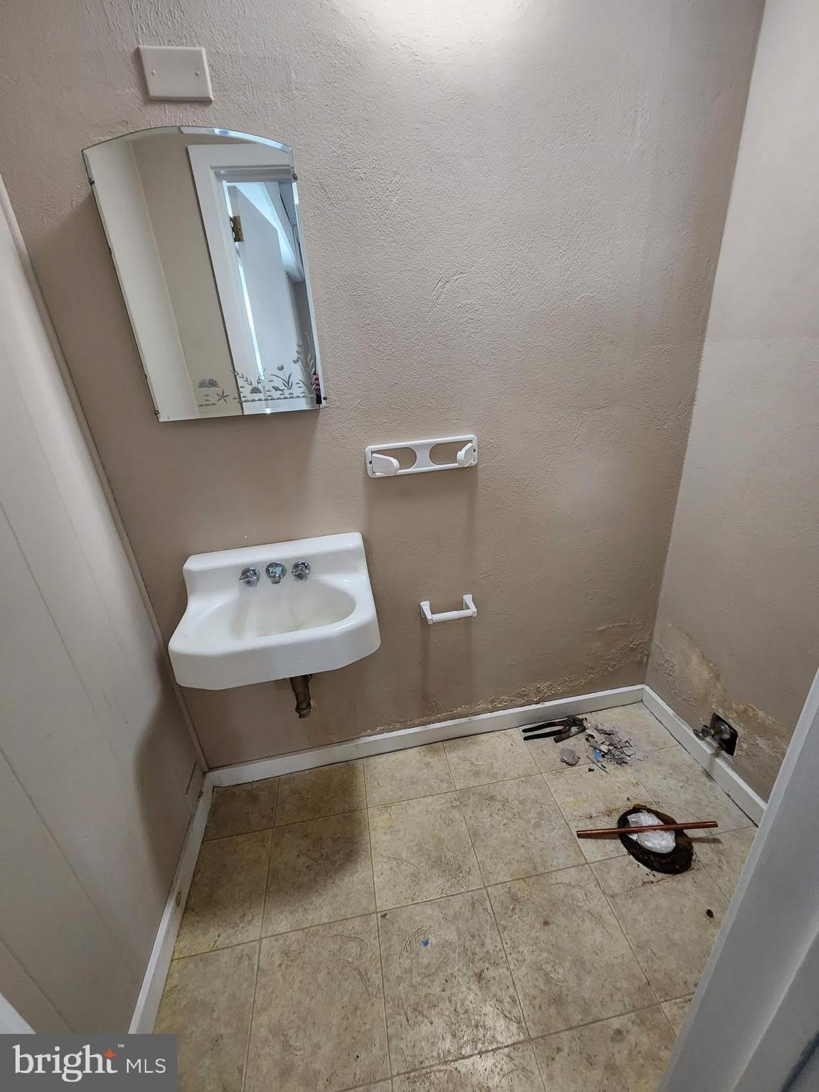329 E 2ND Street – photo 3