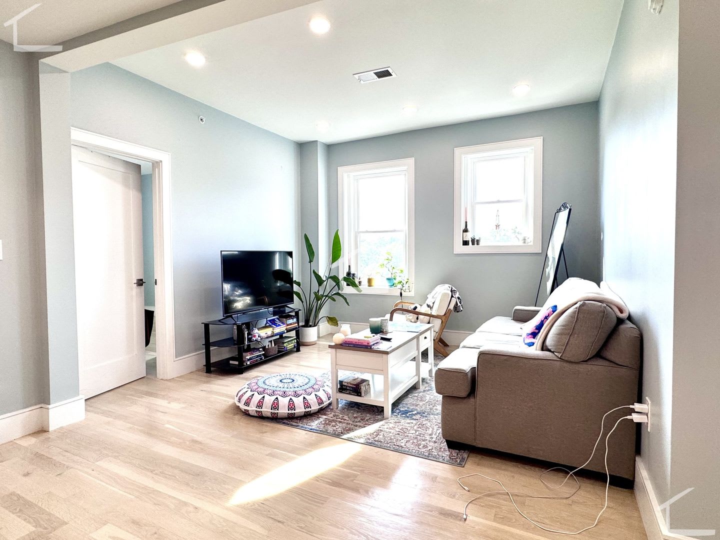 State Of The Art And No Fee Washington Square Luxury Sunny Xl Rooms 3 Baths Laundry In Unit Pet Negotiable – photo 4