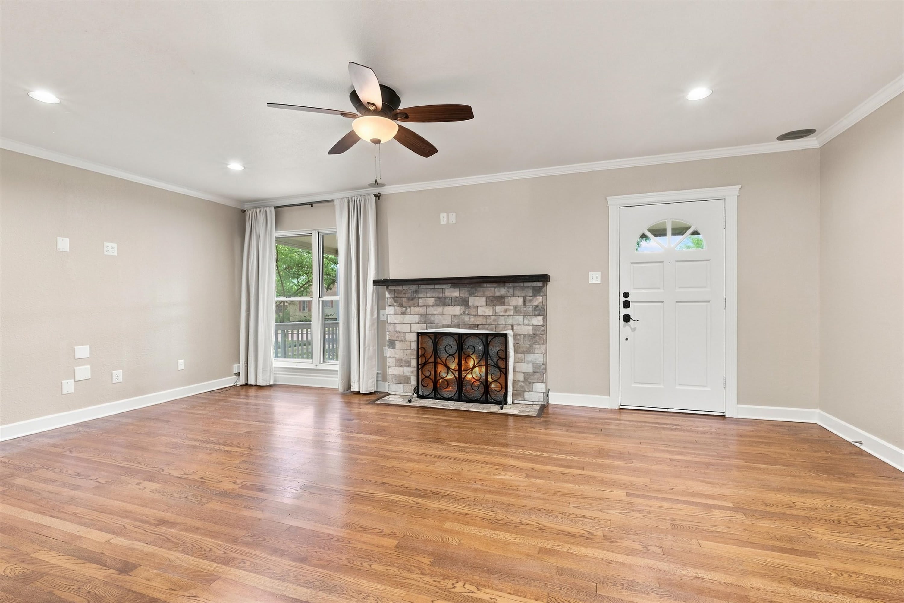 167 E Edgewood Pl – photo 4