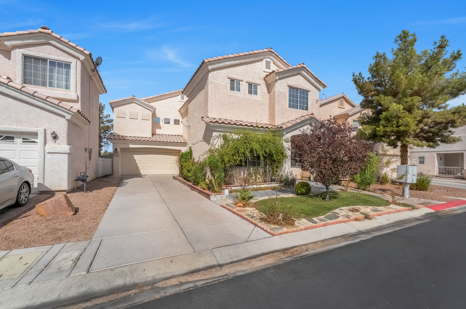 Spacious Henderson Home In Gated Twilight At Boulder Ranch – photo 2