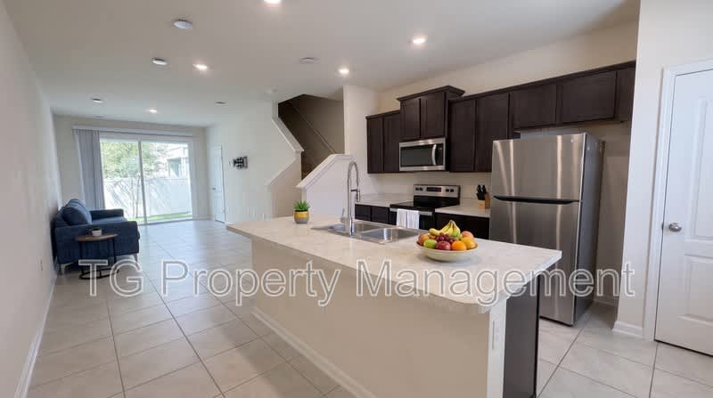 8245 Watercourse Way – photo 4