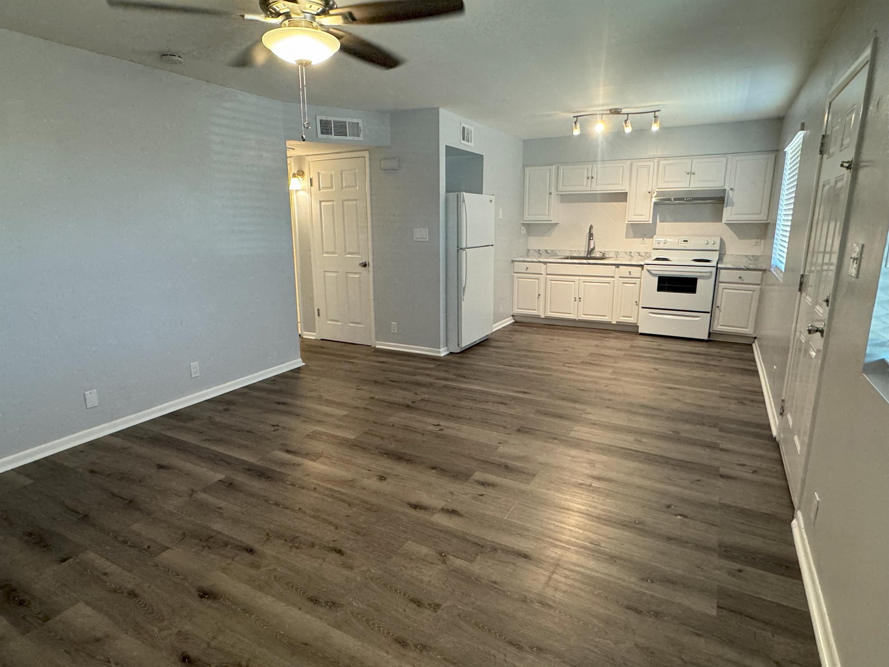 1736 East Virginia Avenue – photo 2