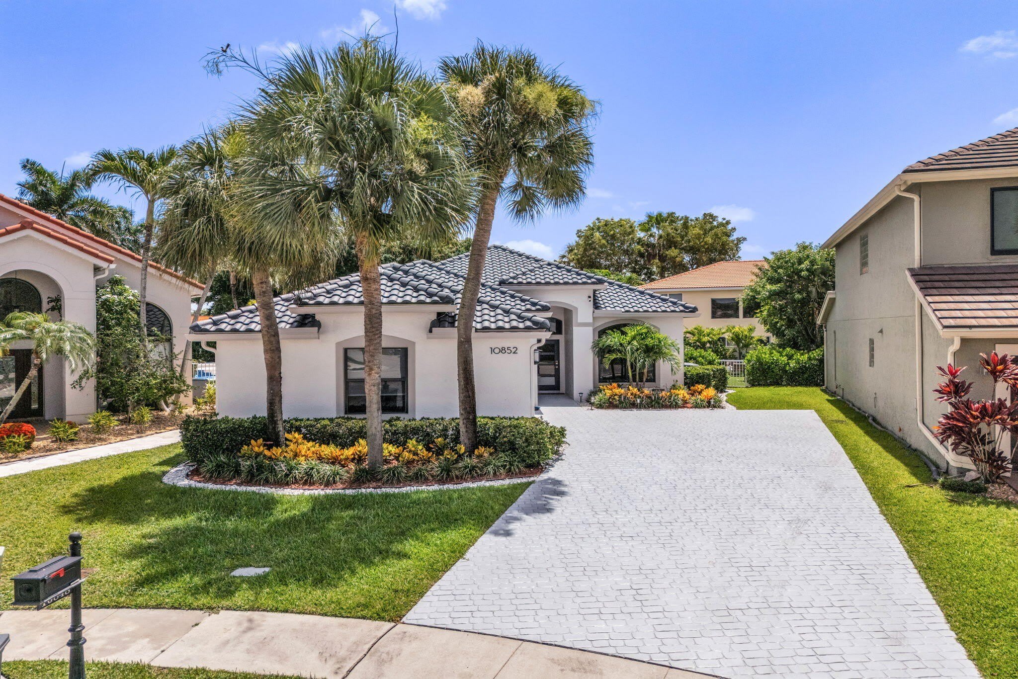 10852 LA SALINAS Circle – photo 2