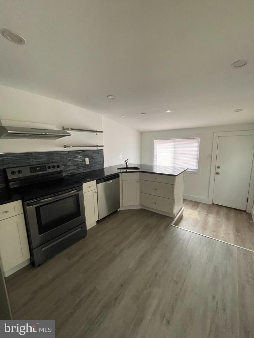 3133 WEIKEL ST – photo 5