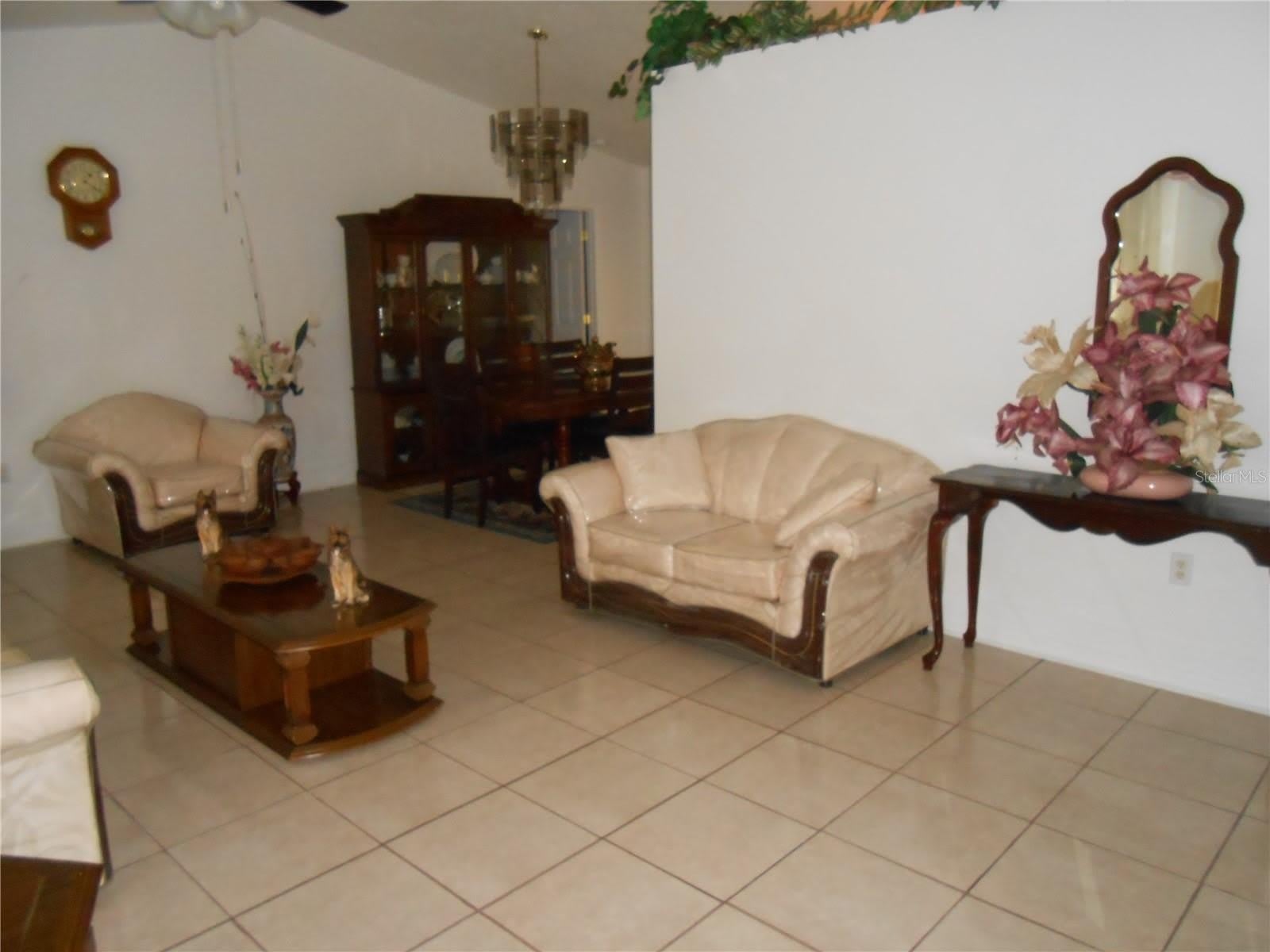21239 GAYLORD Avenue – photo 3
