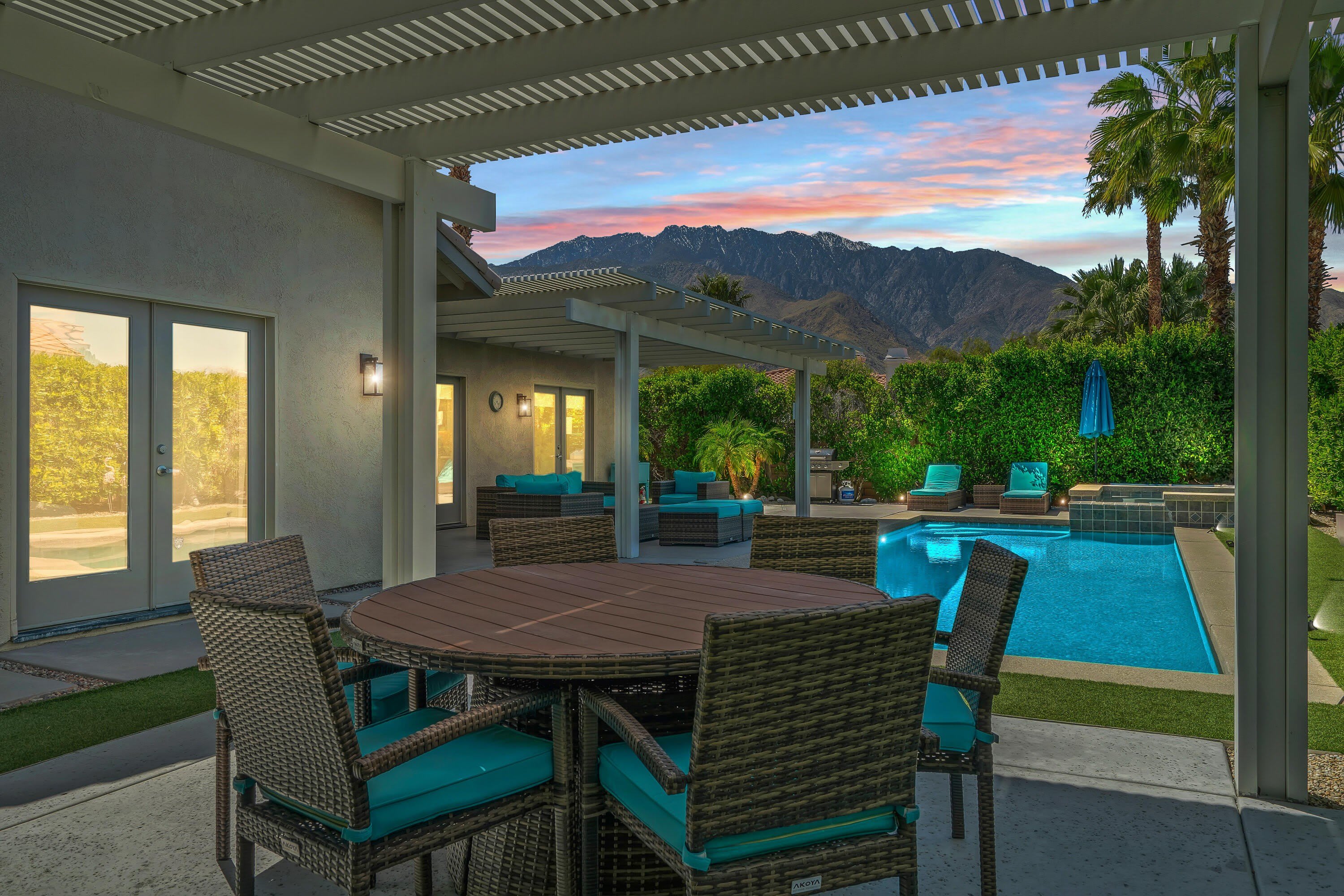 1502 Amelia Way – photo 2
