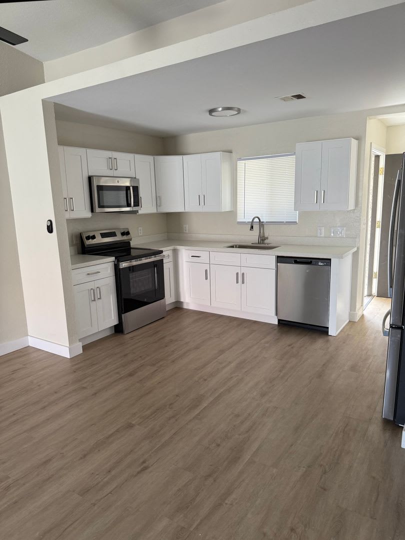 Updated Central Phoenix Townhome Oasis – 3 Bed, 2 Bath, Gated with Pool! – photo 1