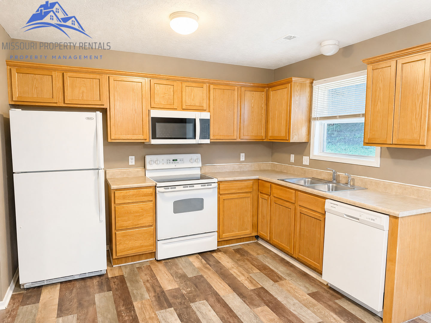 Merriam Woods- 3 Bed 2 Bath – photo 4