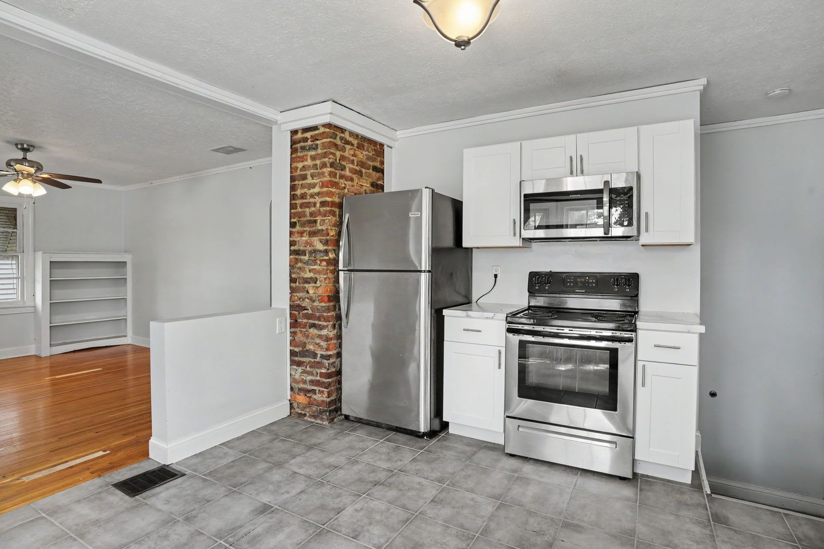 3 Bed 1 Bath Home Close To U Of L Churchill Downs – photo 5
