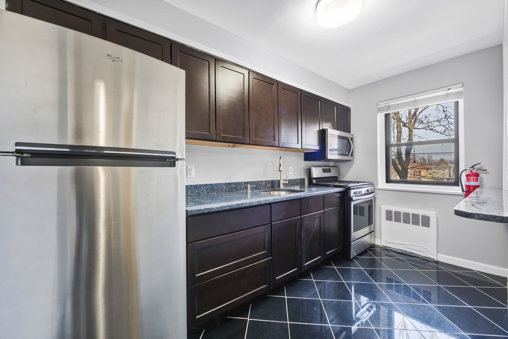 2339 Hudson – photo 2