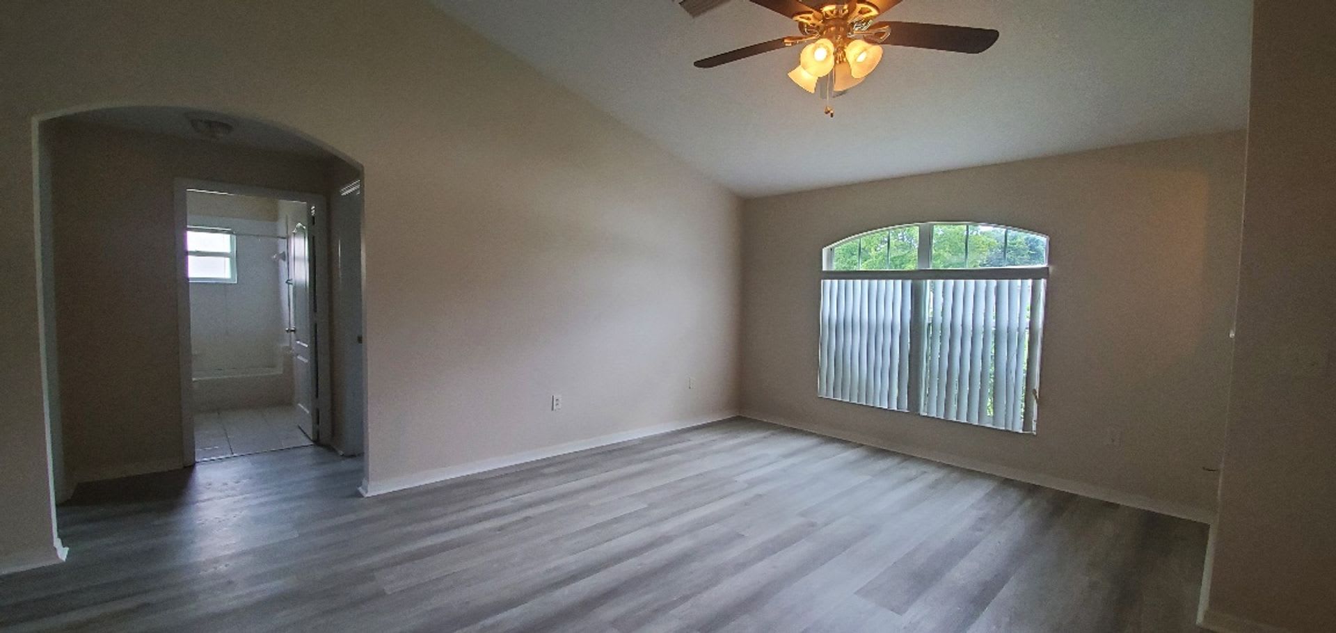 3-Bedroom, 2-Bathroom Home in Kissimmee – photo 4