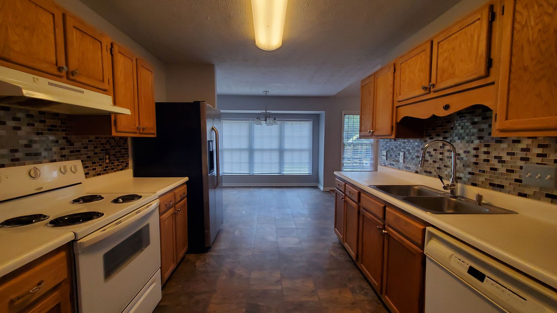 2823 Franzia ~ Birch Creek ~ TWO WEEKS OFF THE FIRST FULL MONTHS RENT!! – photo 4