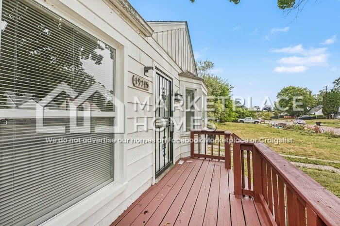 19745 Blackstone St – photo 4