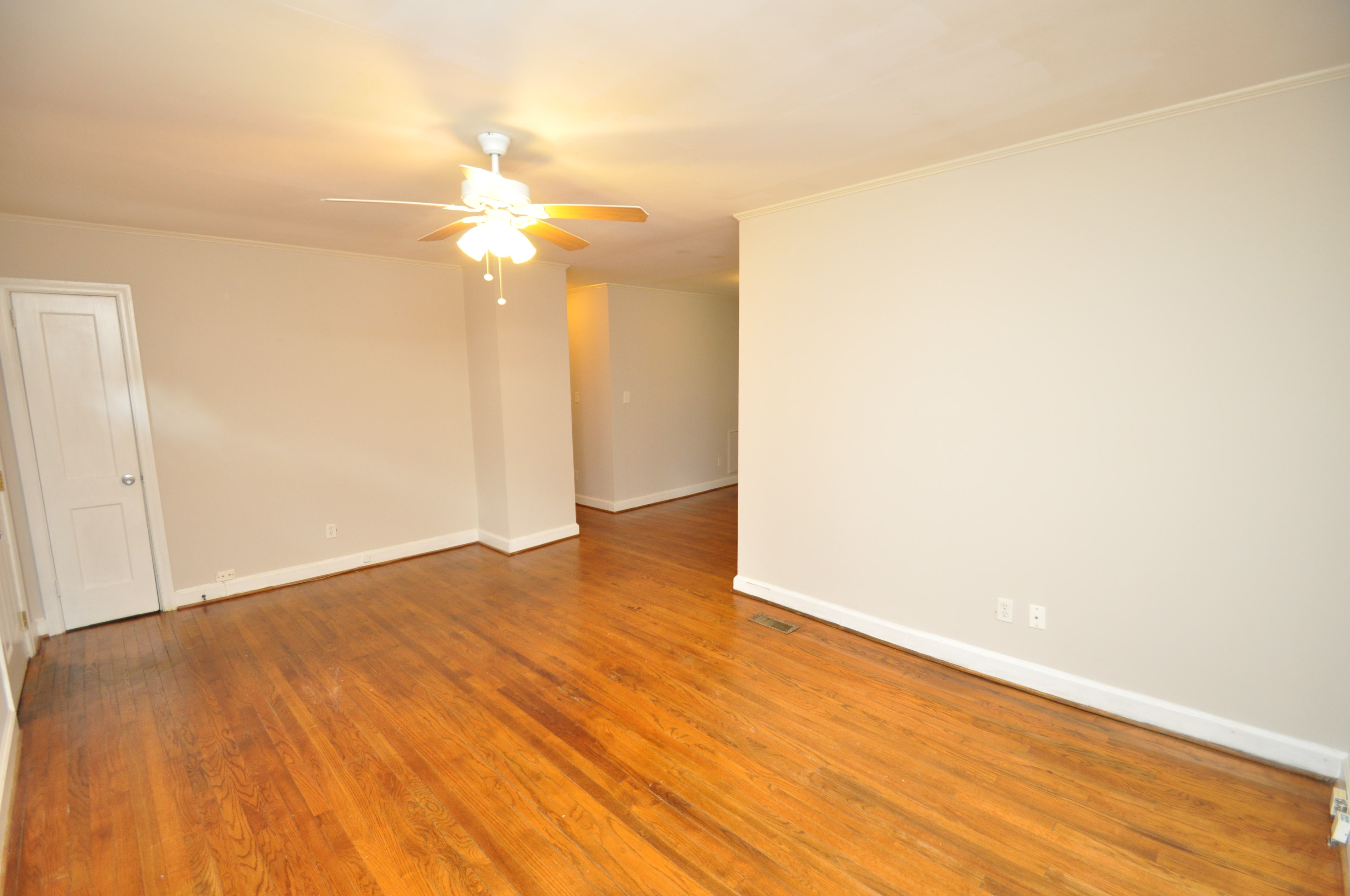 323 E Park St – photo 3