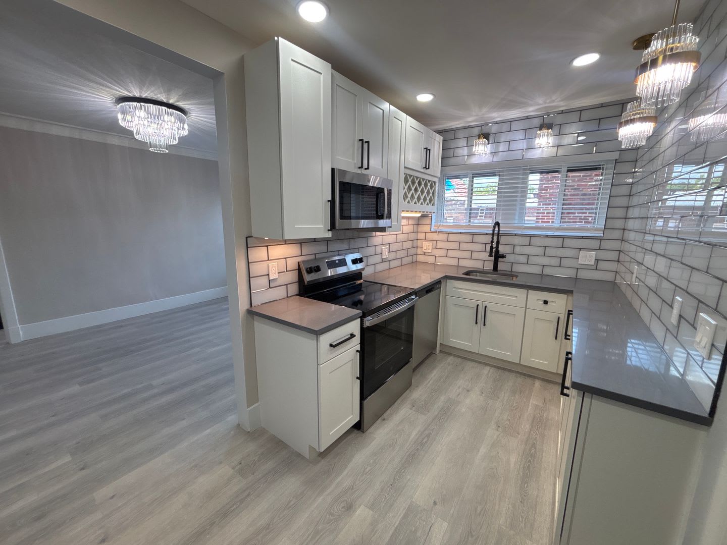 7556-7560 Byron Pl – photo 2