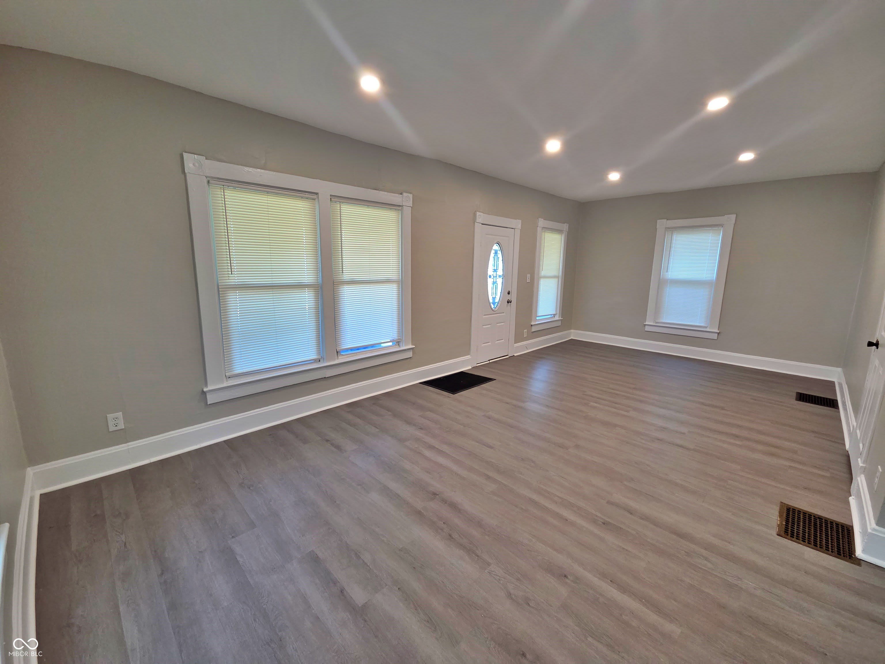 351 Congress Avenue – photo 5