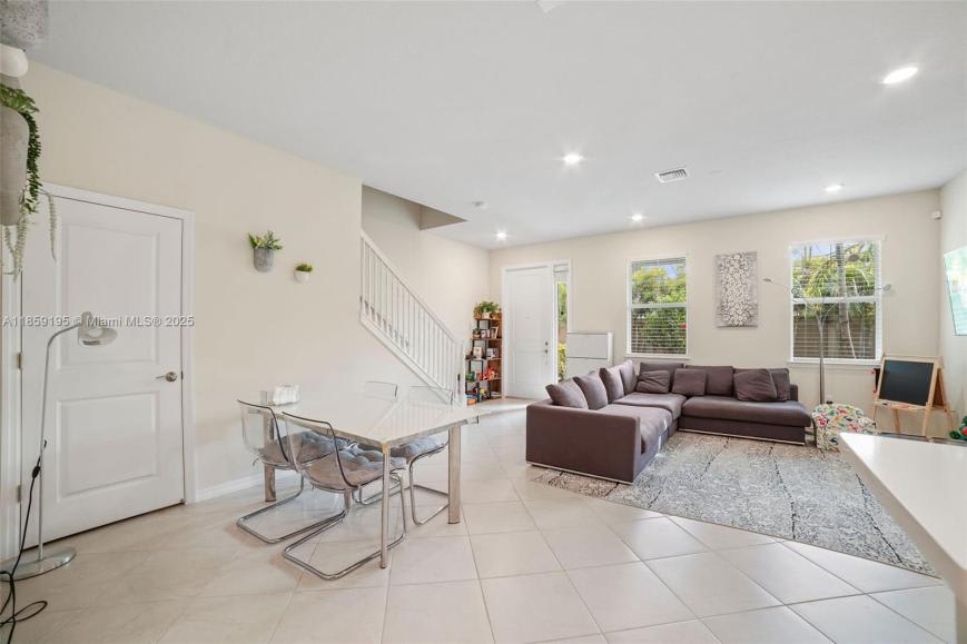 4154 Greenway Dr – photo 5
