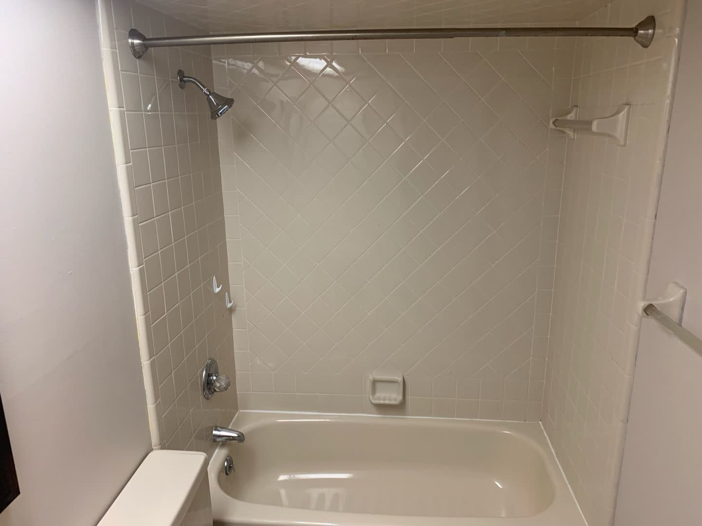 Eustis 2 Bed, 2 Bath Condo – photo 3