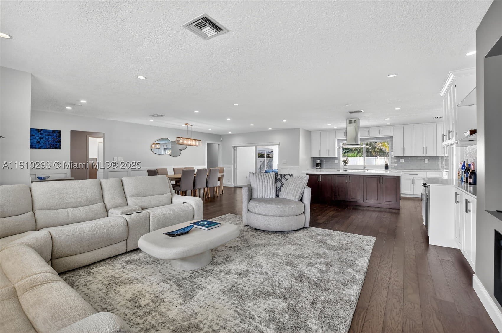 5660 Golfway Dr – photo 3