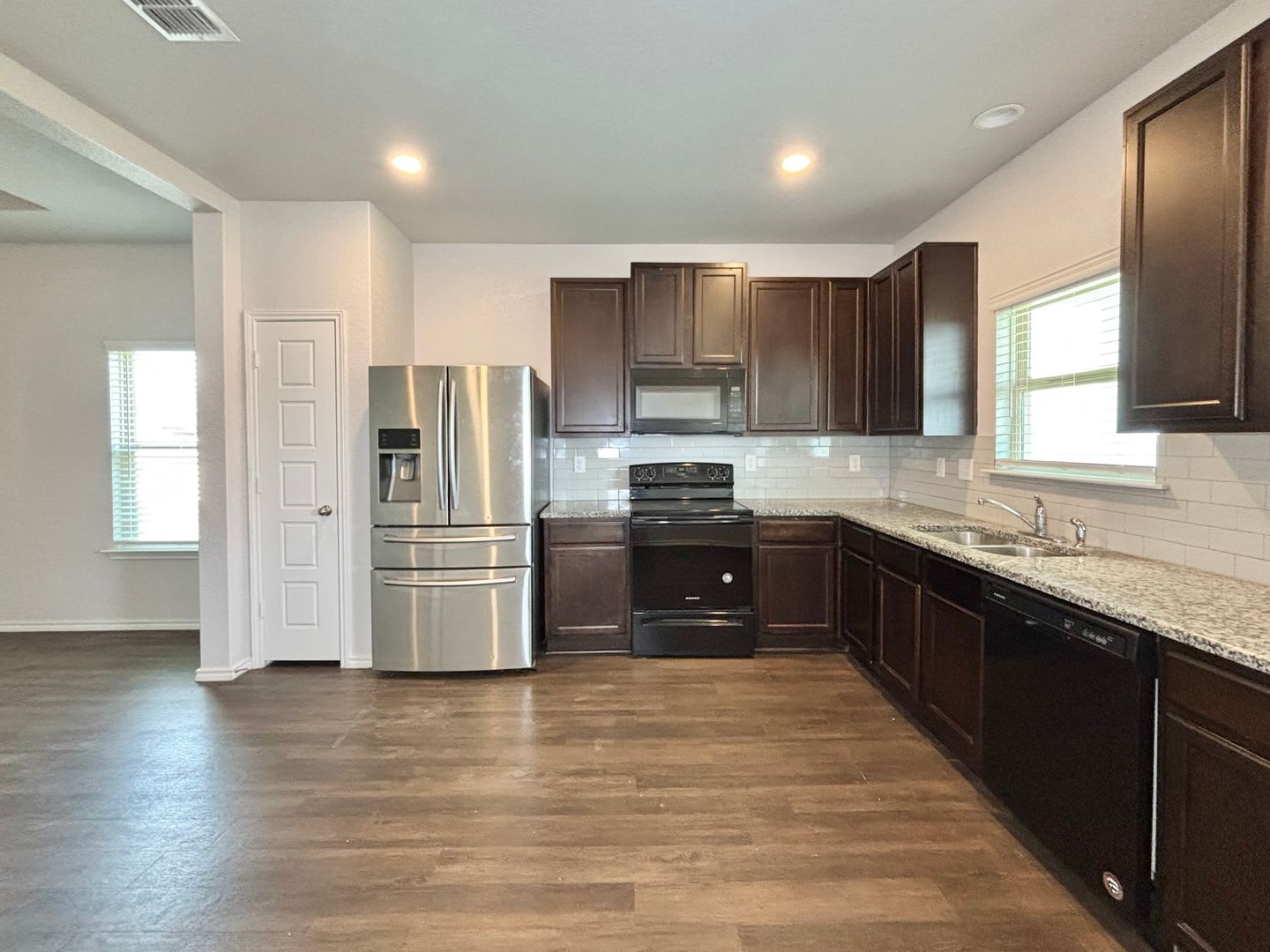 1 Story Home with 4 Bedrooms! – photo 4