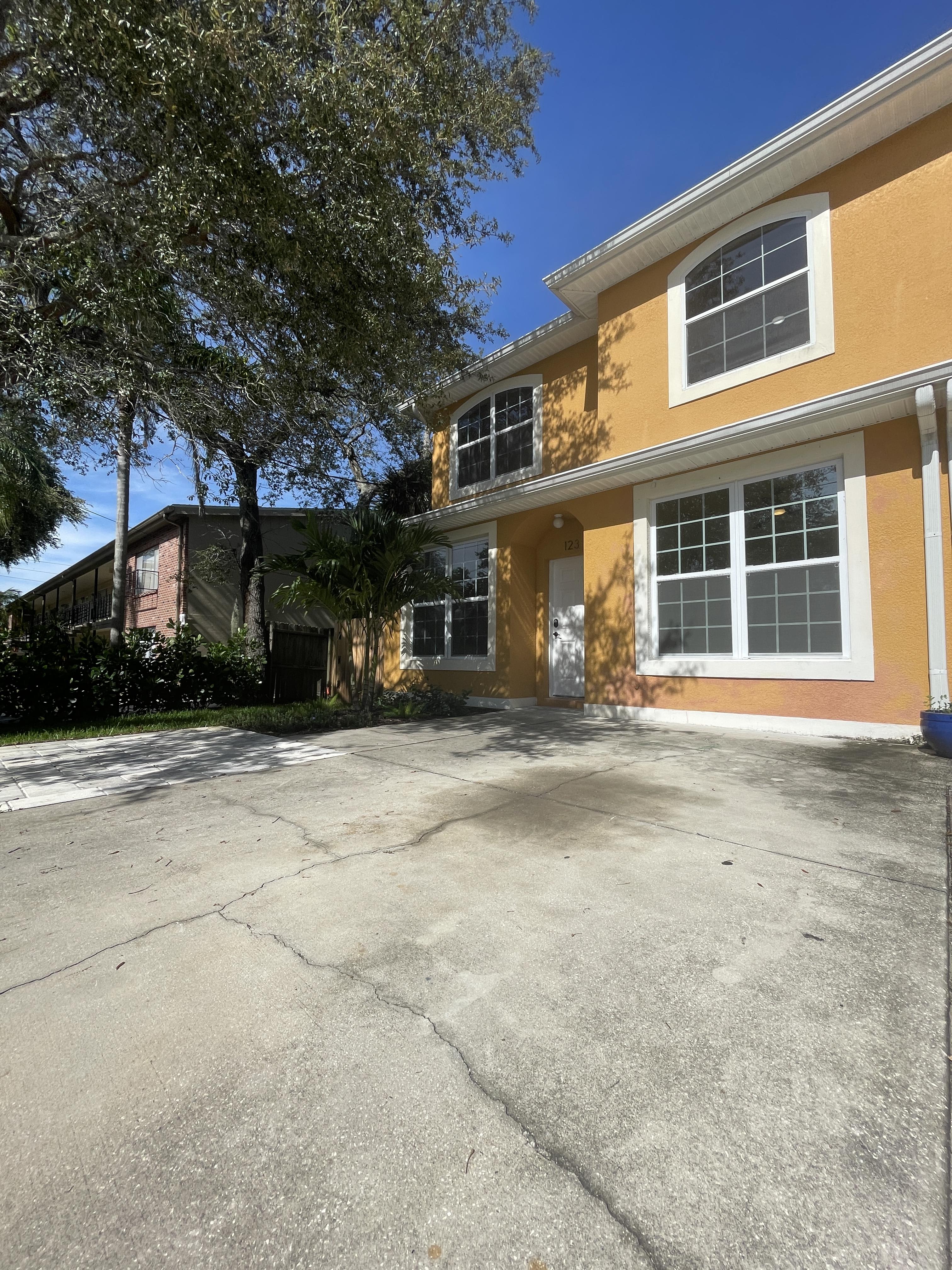 123 Kenwood Ave – photo 3