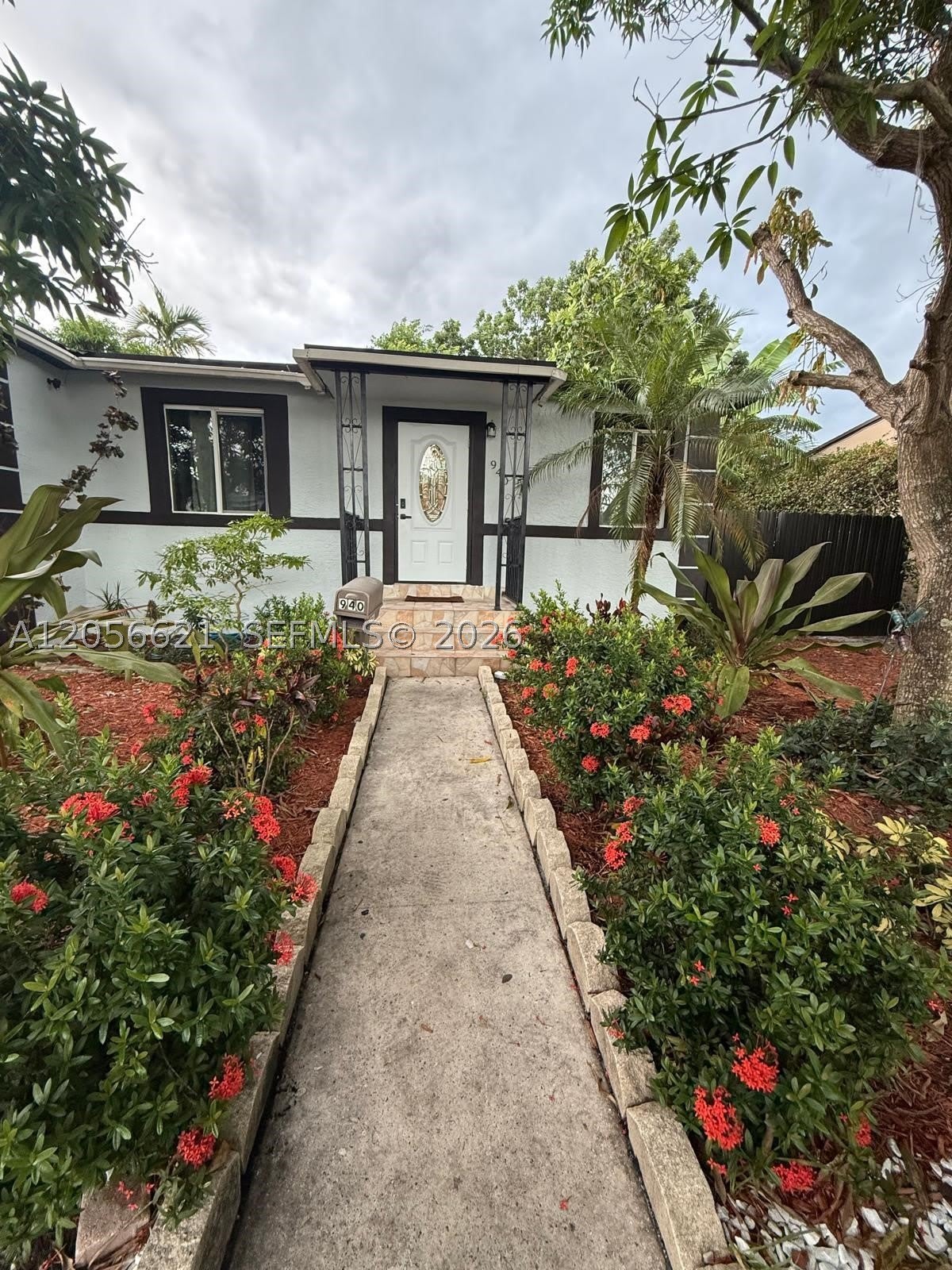 940 NE 155th Ter – photo 3