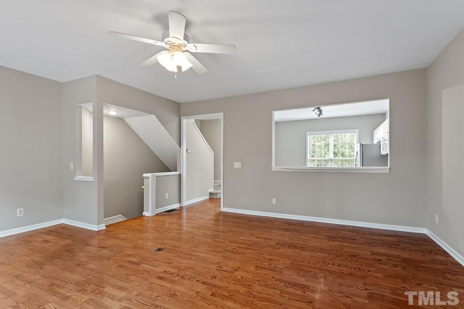 **OFFERING REFUNDABLE APPLICATION FEES** Terrific 3BD, 2.5BA Raleigh End Unit Townhome in a Prime Location – photo 5