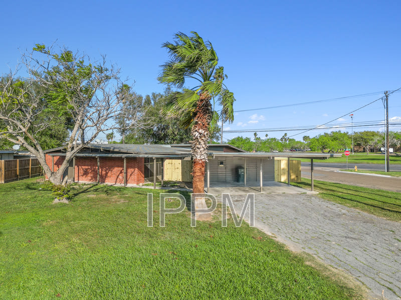 1651 Hamilton – photo 3