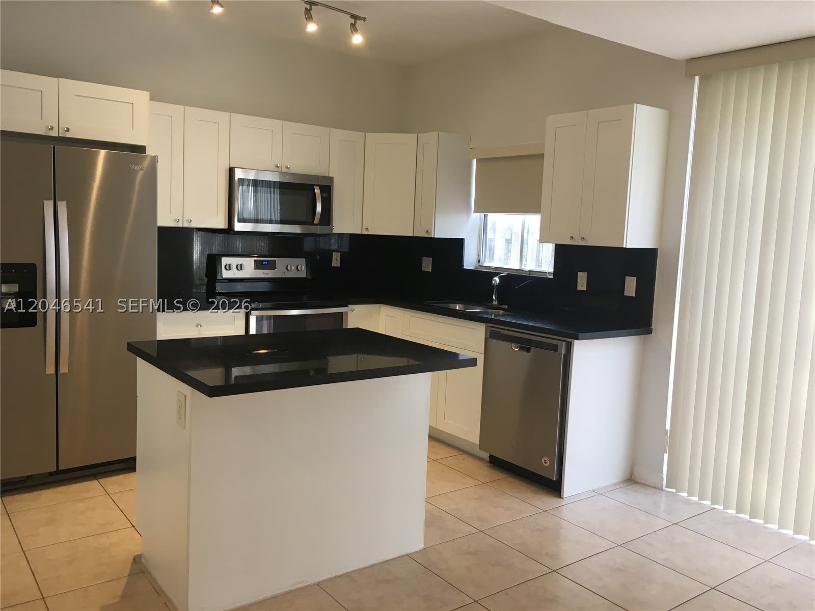11528 NW 60th Ter – photo 4