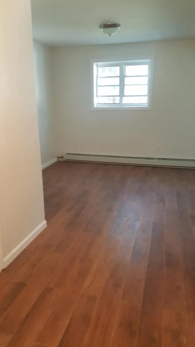161 W Kingsbridge Rd – photo 3