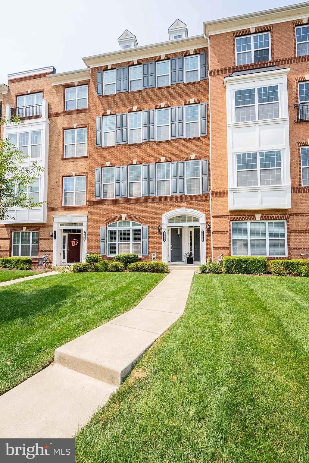 23654 HOPEWELL MANOR Terrace – photo 2