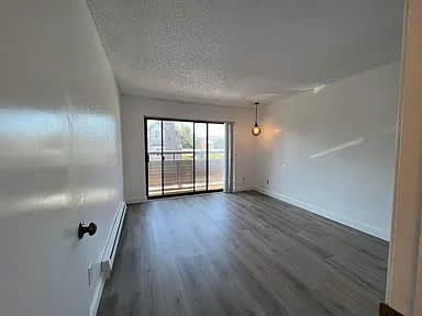 1175 Harrington Place Northeast – photo 2